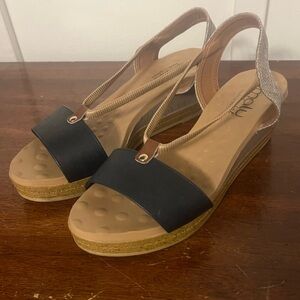 Malu Black and Tan Women's Sandals size 8 SO COMFORTABLE
